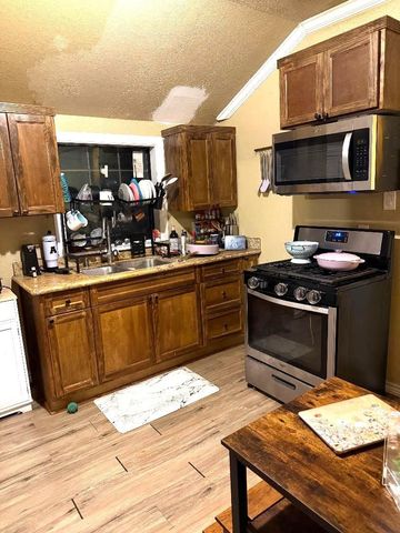 138 Shady Lane, West Columbia, TX 77486