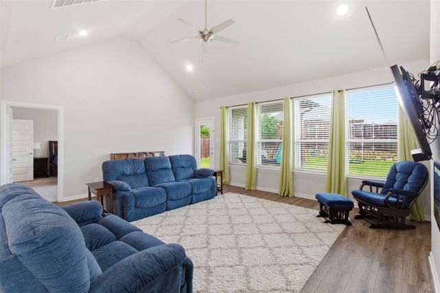 129 Chase Creek Drive, Lavon, TX 75166