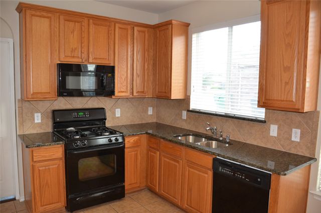 3305 Ocean Drive, Denton, TX 76210