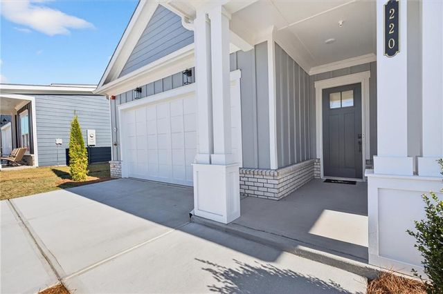 220 Vinca Circle NW, Kennesaw, GA 30144