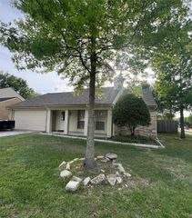 9515 Barnhart Lane, Houston, TX 77065