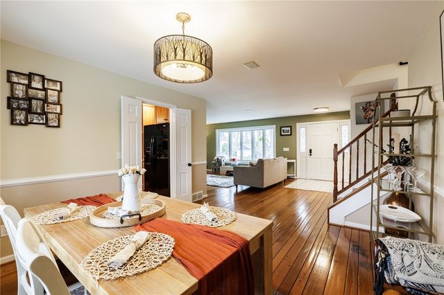 16 Whitecliff Drive, Pittsford, NY 14534