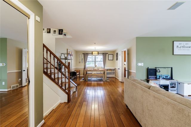 16 Whitecliff Drive, Pittsford, NY 14534