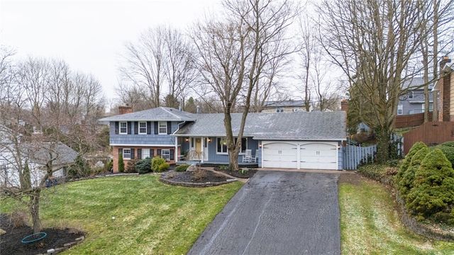 16 Whitecliff Drive, Pittsford, NY 14534