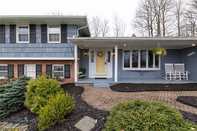 16 Whitecliff Drive, Pittsford, NY 14534