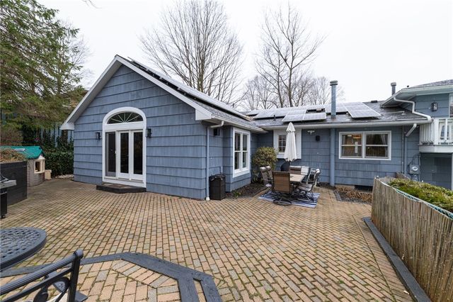 16 Whitecliff Drive, Pittsford, NY 14534