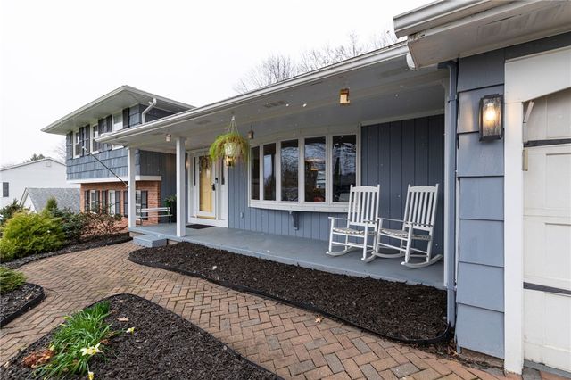 16 Whitecliff Drive, Pittsford, NY 14534