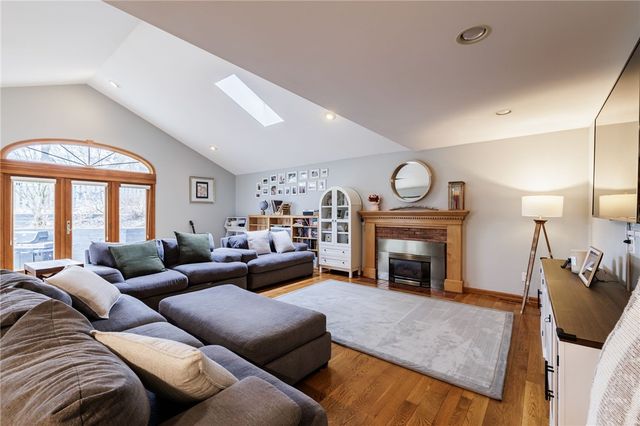 16 Whitecliff Drive, Pittsford, NY 14534