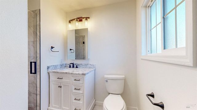 4872 Canyon Dr, Santa Rosa, CA 95409