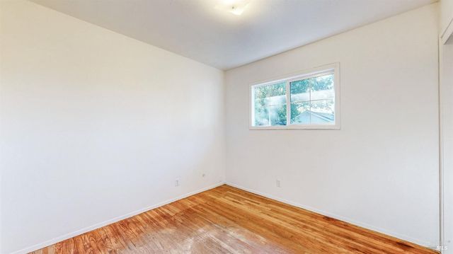 4872 Canyon Dr, Santa Rosa, CA 95409