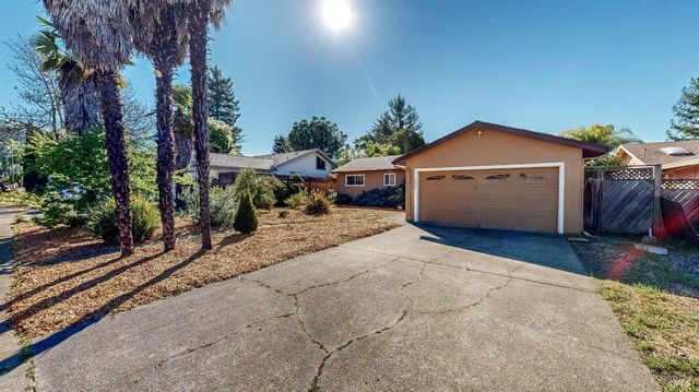 4872 Canyon Dr, Santa Rosa, CA 95409