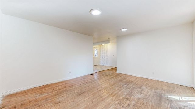 4872 Canyon Dr, Santa Rosa, CA 95409