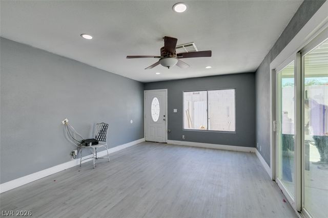 4562 Via San Rafael, Las Vegas, NV 89103