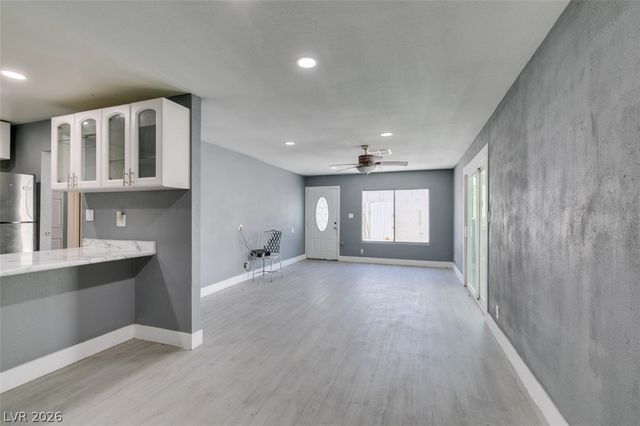 4562 Via San Rafael, Las Vegas, NV 89103