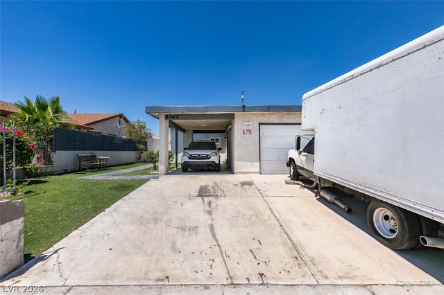 4562 Via San Rafael, Las Vegas, NV 89103