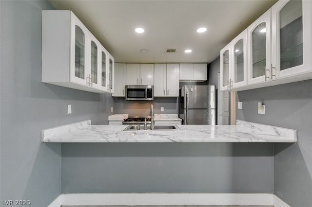 4562 Via San Rafael, Las Vegas, NV 89103