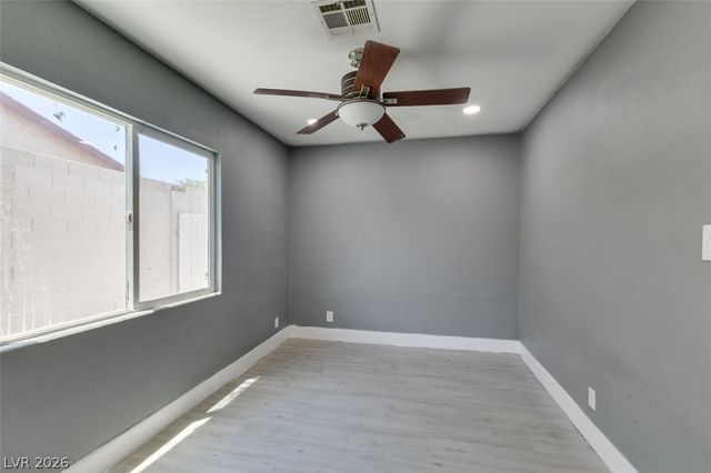 4562 Via San Rafael, Las Vegas, NV 89103