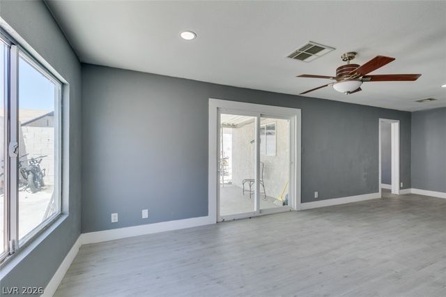 4562 Via San Rafael, Las Vegas, NV 89103