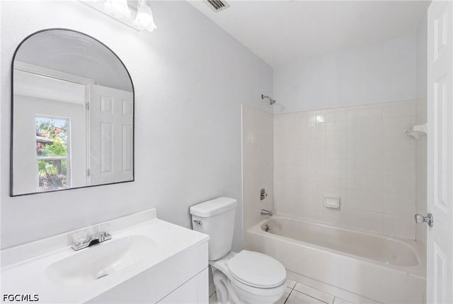 5563 Foxlake DR, North Fort Myers, FL 33917