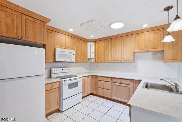 5563 Foxlake DR, North Fort Myers, FL 33917