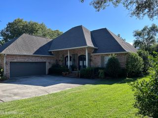 2062 Mauvilla Cove, Biloxi, MS 39531