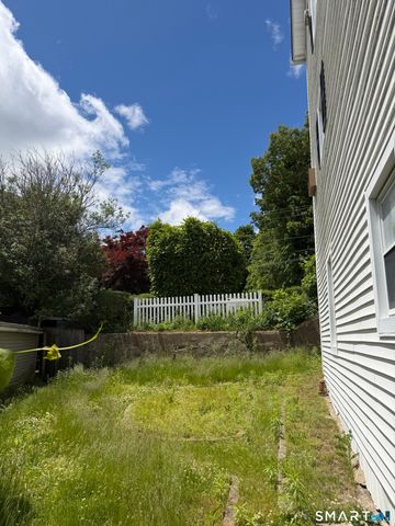 472 West Street, Bristol, CT 06010