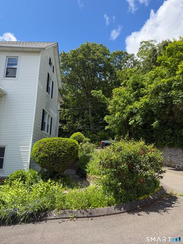 472 West Street, Bristol, CT 06010