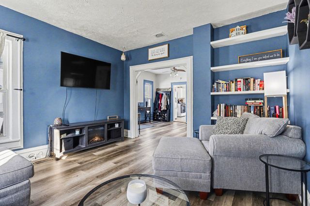 427 E Division Street, Vicksburg, MI 49097