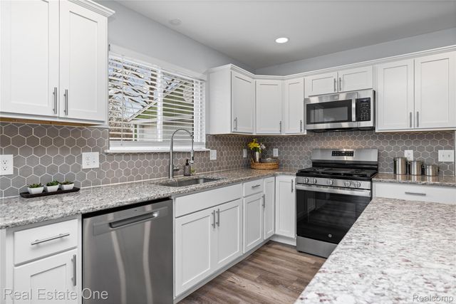 4913 Rioview Drive, Independence Charter Township, MI 48346