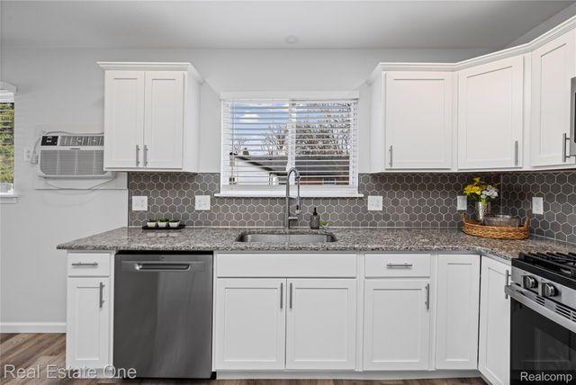 4913 Rioview Drive, Independence Charter Township, MI 48346