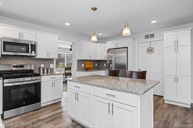 4913 Rioview Drive, Independence Charter Township, MI 48346