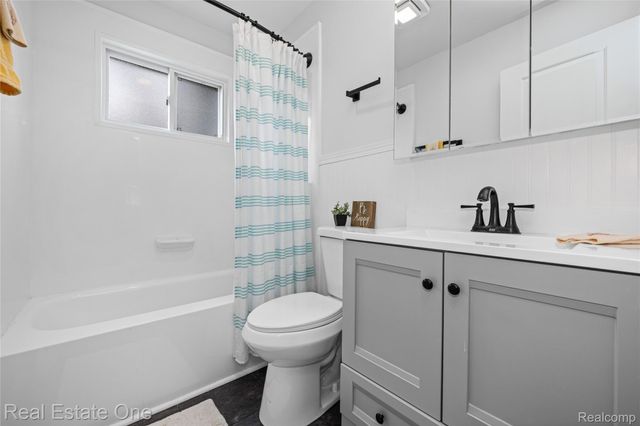 4913 Rioview Drive, Independence Charter Township, MI 48346