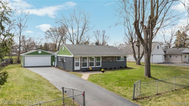 4913 Rioview Drive, Independence Charter Township, MI 48346