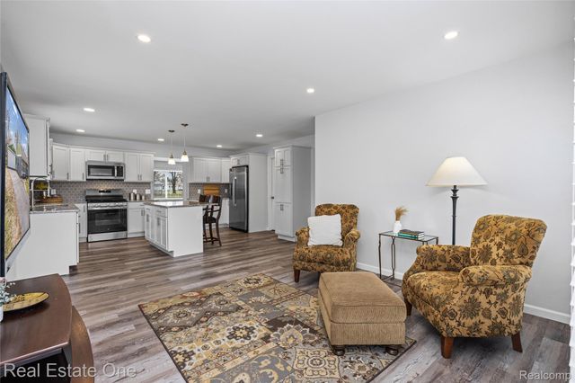 4913 Rioview Drive, Independence Charter Township, MI 48346