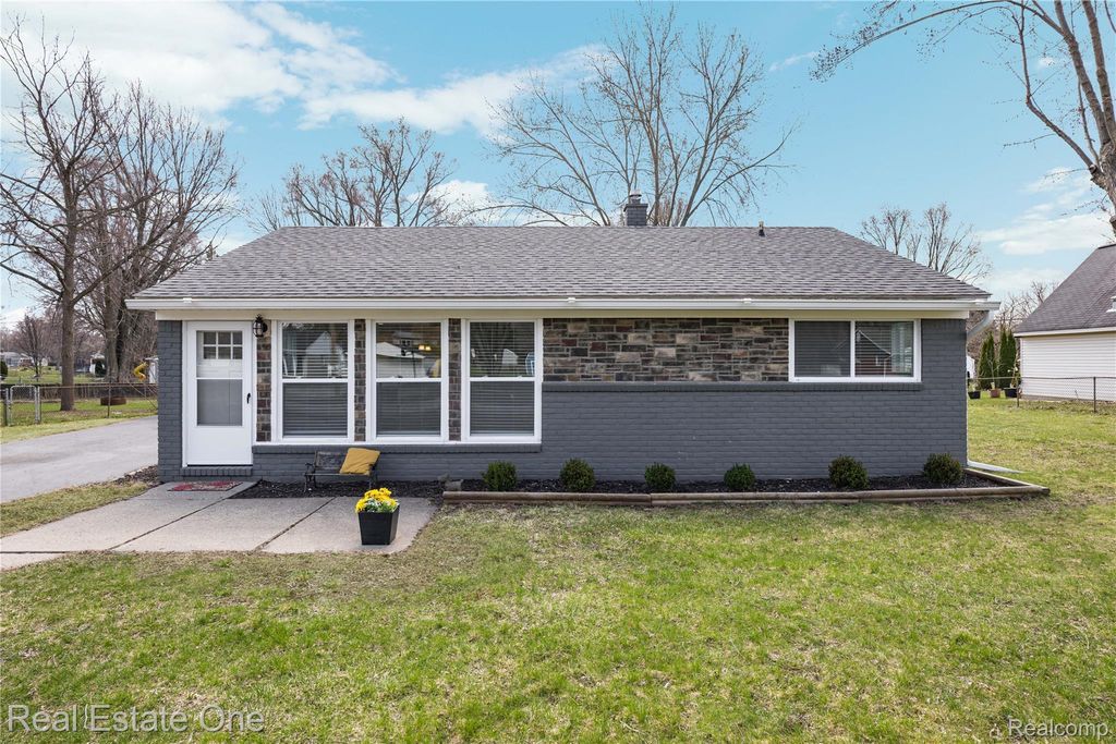 4913 Rioview Drive, Independence Charter Township, MI 48346