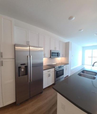 644 3RD AVENUE S 408, St Petersburg, FL 33701
