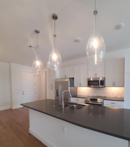 644 3RD AVENUE S 408, St Petersburg, FL 33701