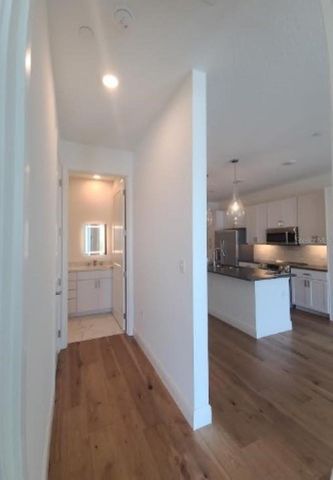 644 3RD AVENUE S 408, St Petersburg, FL 33701