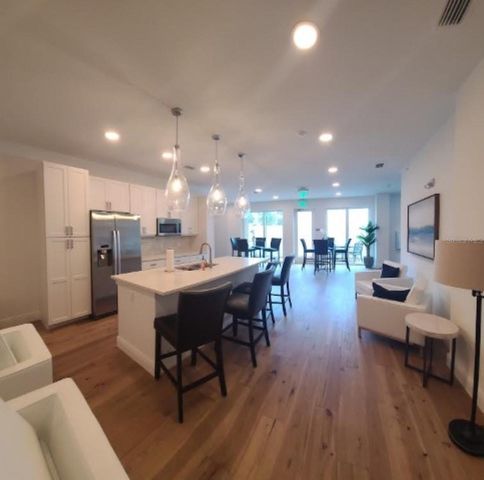 644 3RD AVENUE S 408, St Petersburg, FL 33701