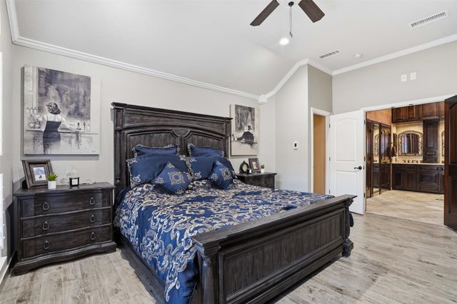 717 Saint Johns Drive, Mansfield, TX 76063