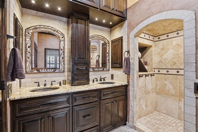 717 Saint Johns Drive, Mansfield, TX 76063