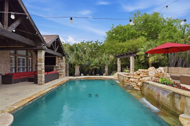 717 Saint Johns Drive, Mansfield, TX 76063