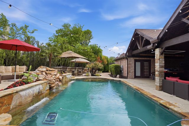 717 Saint Johns Drive, Mansfield, TX 76063