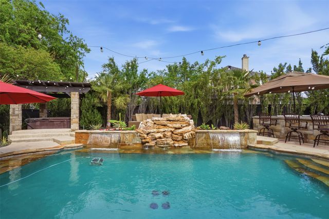 717 Saint Johns Drive, Mansfield, TX 76063