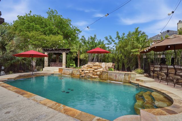 717 Saint Johns Drive, Mansfield, TX 76063