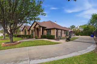 717 Saint Johns Drive, Mansfield, TX 76063