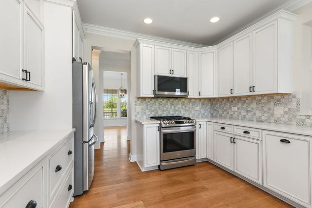 2702 Oak Drive, West Dundee, IL 60118