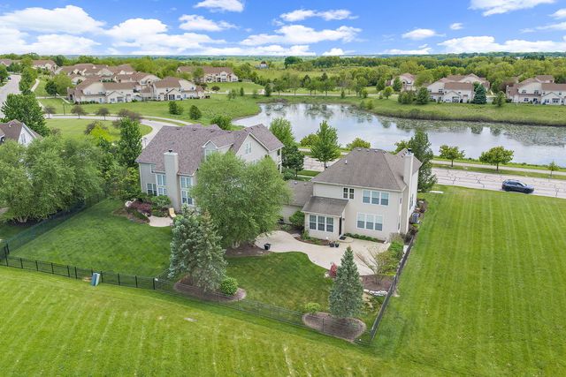 2702 Oak Drive, West Dundee, IL 60118