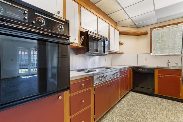 69 Peckham Lane, Killingly, CT 06239