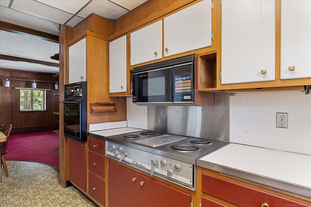 69 Peckham Lane, Killingly, CT 06239